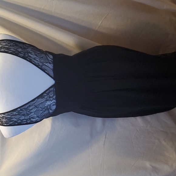 BCBGeneration Black Lace Floor Length Gown SZ 6 - Picture 6 of 11